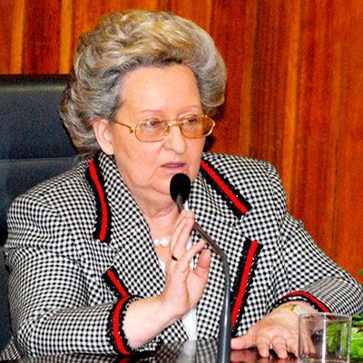 4 Yvonne Capuano 43612