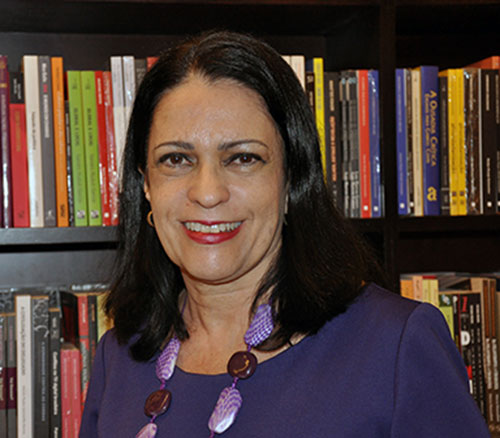 Raquel Naveira cronicas b2714