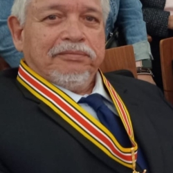 Geraldo Nunes recebe o Colar Guilherme de Almeida